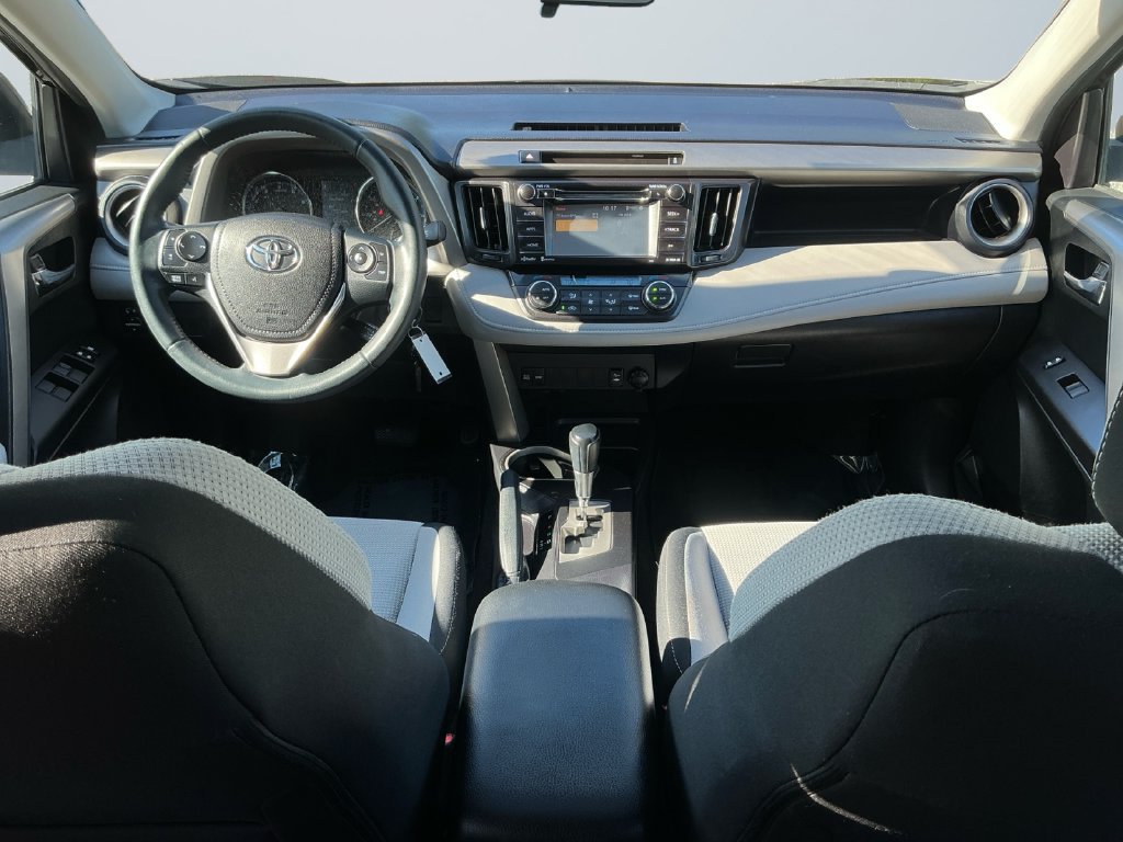 Used 2016 Toyota RAV4 XLE AWD/4WD image 11