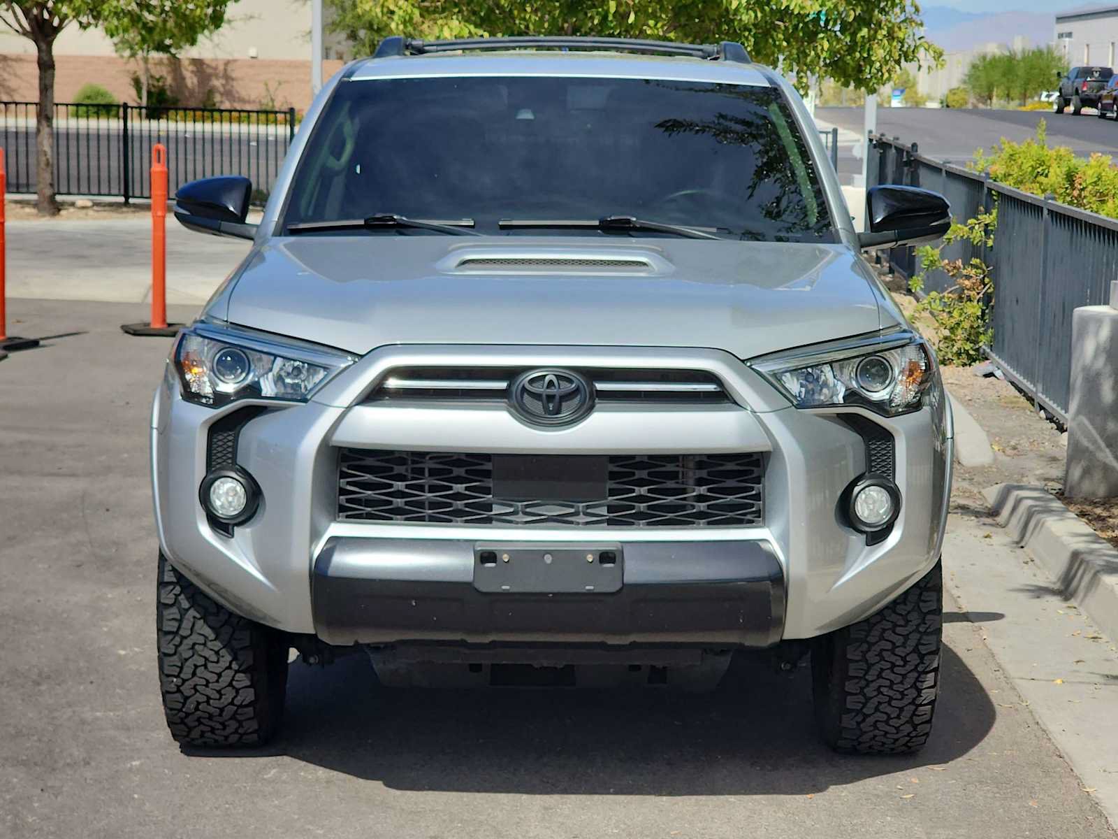 Used 2020 Toyota 4Runner Venture w/ Moonroof Package AWD/4WD image 3