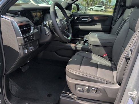 New 2026 GMC Yukon Denali w/ Sun & Power Step Package image 5