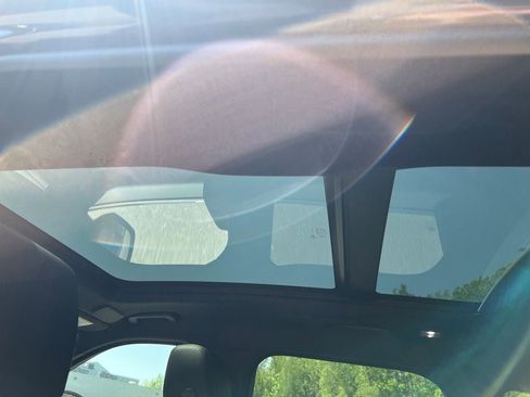 New 2026 Land Rover Range Rover Velar Dynamic SE image 28