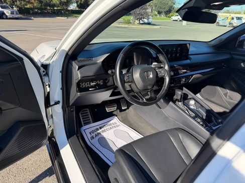 Used 2023 Honda Accord Sport image 10