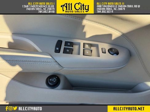 Used 2010 Cadillac SRX Premium image 24