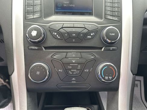Used 2015 Ford Fusion SE image 18