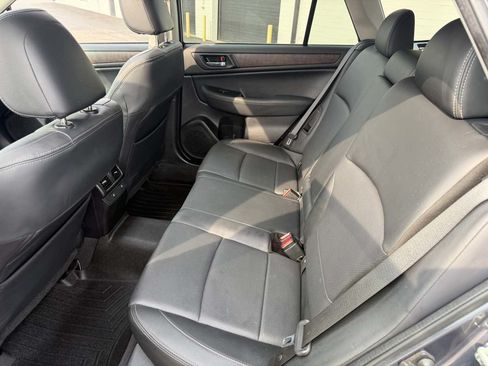 Used 2017 Subaru Outback 2.5i Limited AWD/4WD image 13