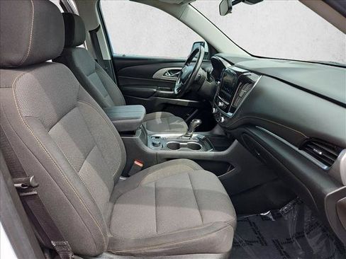 Certified 2019 Chevrolet Traverse LT FWD image 28