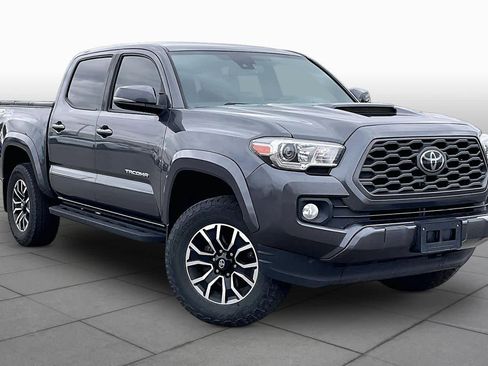 Used 2021 Toyota Tacoma TRD Sport w/ Technology Package AWD/4WD image 3