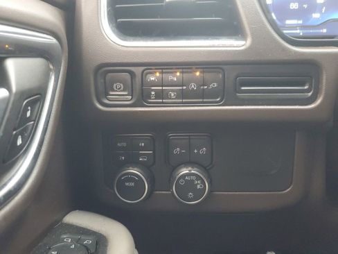 Used 2022 Chevrolet Tahoe LT w/ LT Signature Plus Package AWD/4WD image 30