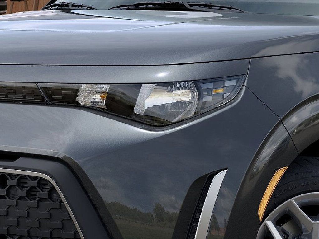Used 2025 Kia Soul LX w/ LX Technology Package FWD image 10