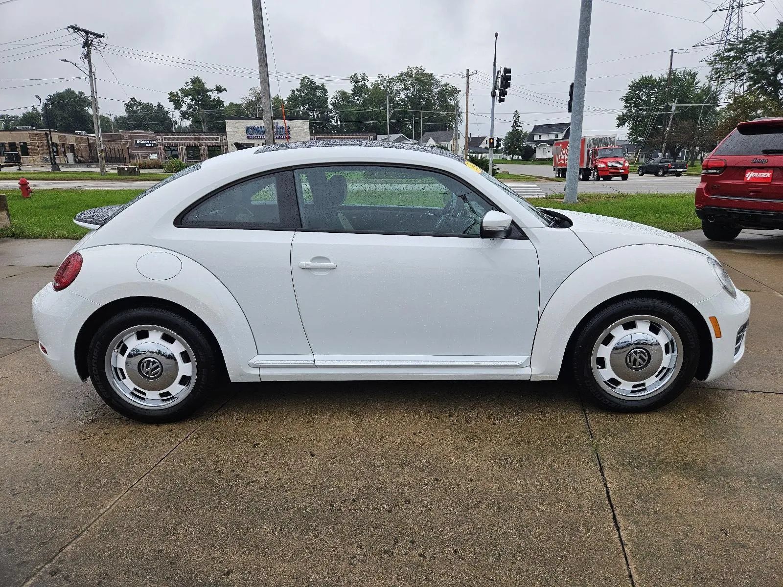 Used 2018 Volkswagen Beetle 2.0T FWD image 5
