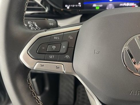 Used 2024 Volkswagen Taos S image 37