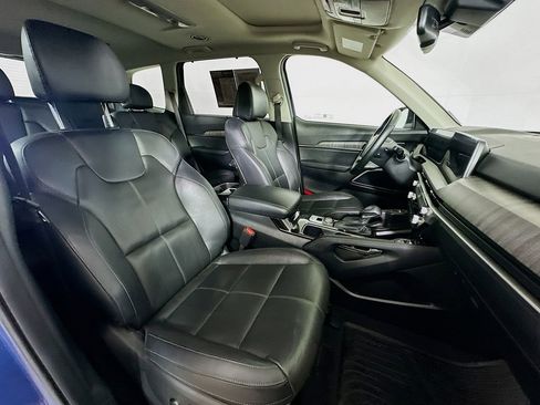 Used 2024 Kia Telluride EX w/ EX Captain's Chair Package image 12