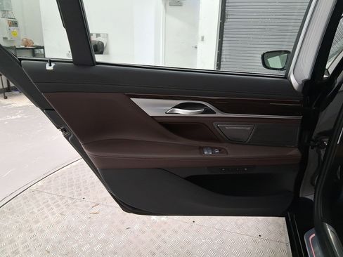 Certified 2022 BMW 750i xDrive w/ Luxury Rear Seating Package image 24