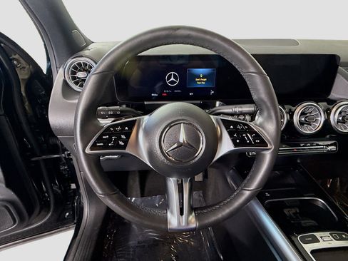 Used 2025 Mercedes-Benz GLA 250 4MATIC image 13
