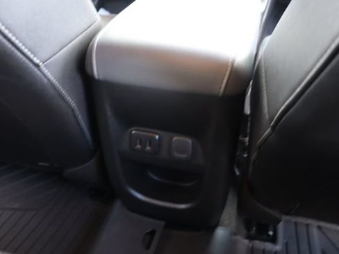 Used 2017 Chevrolet Colorado Z71 AWD/4WD image 34