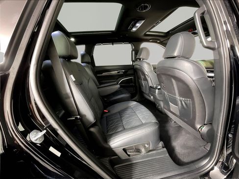 Used 2024 Kia Telluride SX X-Line AWD/4WD image 25