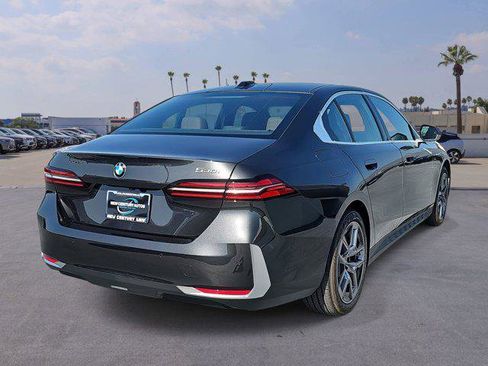 New 2026 BMW 530i w/ Executive Package image 5