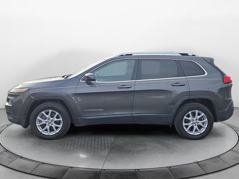 Used 2015 Jeep Cherokee Latitude image 2