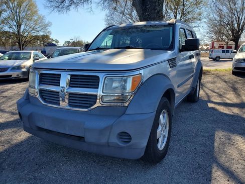 Used 2007 Dodge Nitro SXT RWD image 3