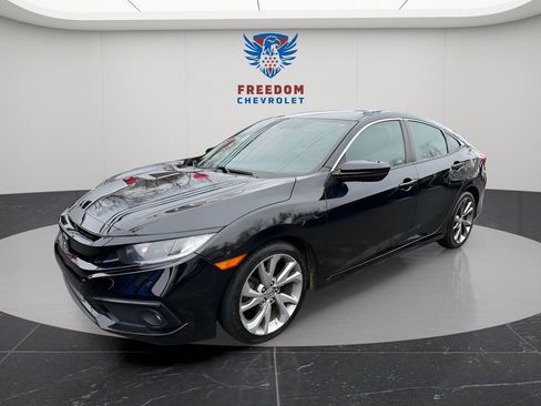 Used 2019 Honda Civic Sport image 2