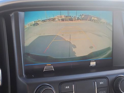 Used 2022 Chevrolet Colorado LT w/ Luxury Package image 16