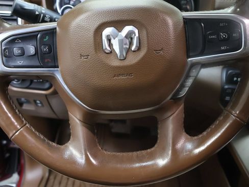 Used 2019 RAM 1500 Laramie AWD/4WD image 18
