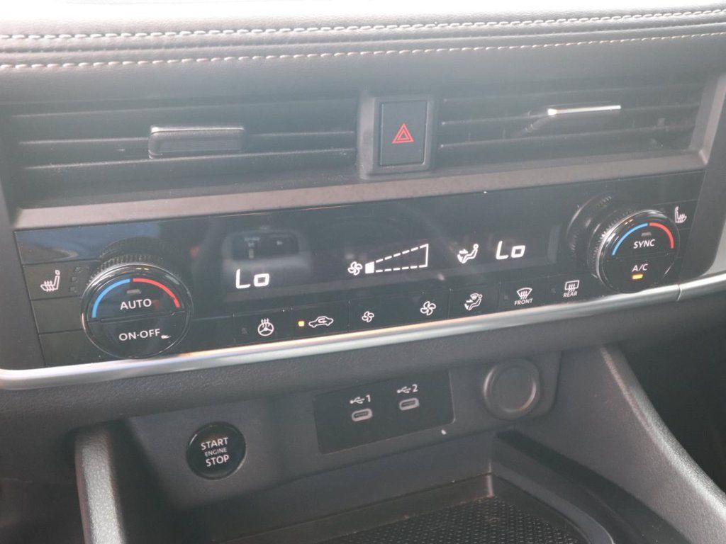 Used 2025 Nissan Rogue SV w/ SV Premium Package FWD image 21