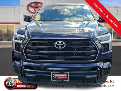 Used 2025 Toyota Sequoia Limited w/ Tow Technology Package AWD/4WD image 3