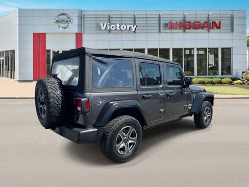 Used 2019 Jeep Wrangler Unlimited Sport AWD/4WD image 3