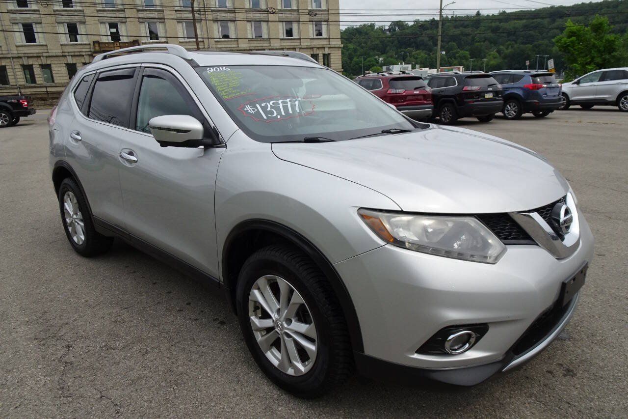 Used 2016 Nissan Rogue SV w/ SV Premium Package AWD/4WD image 4