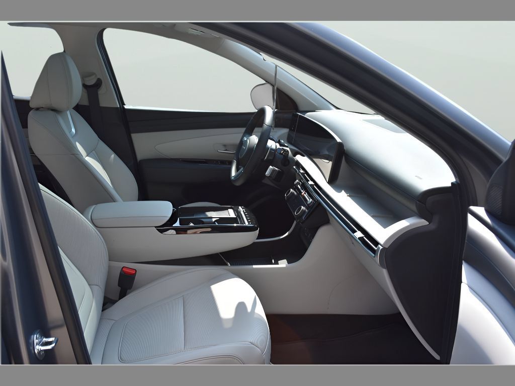 Used 2025 Hyundai Tucson Limited FWD image 15