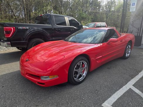 Used 1998 Chevrolet Corvette Coupe w/ Roof Pkg image 1