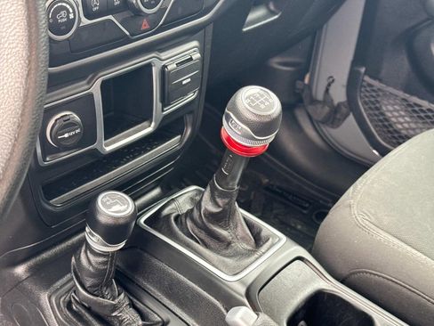 Used 2020 Jeep Wrangler Sport image 21