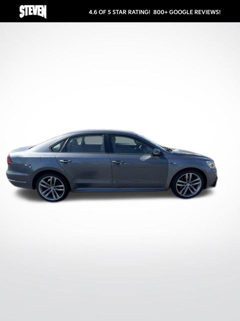 Used 2018 Volkswagen Passat 2.0T R-Line w/ R-Line Lighting Package FWD image 9