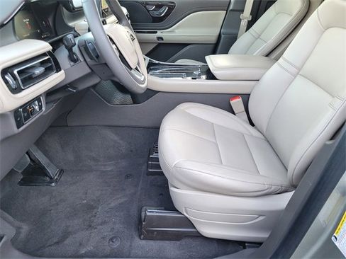 Certified 2023 Lincoln Aviator AWD w/ Premium Package image 24