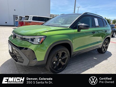 Certified 2025 Volkswagen Taos SE AWD/4WD image 1