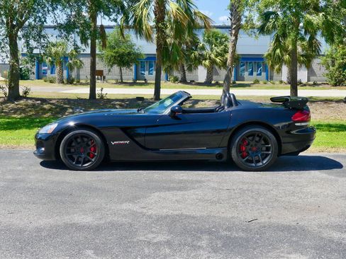Used 2004 Dodge Viper SRT-10 image 10