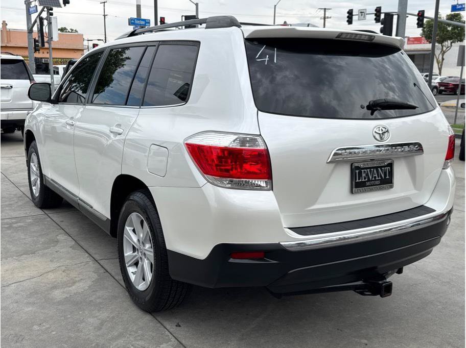 Used 2013 Toyota Highlander SE FWD image 5