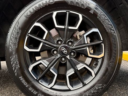 Used 2024 Hyundai Santa Cruz SE image 24