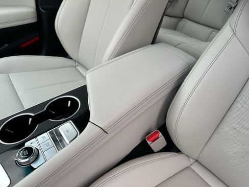Used 2024 Genesis G70 2.5T RWD image 21