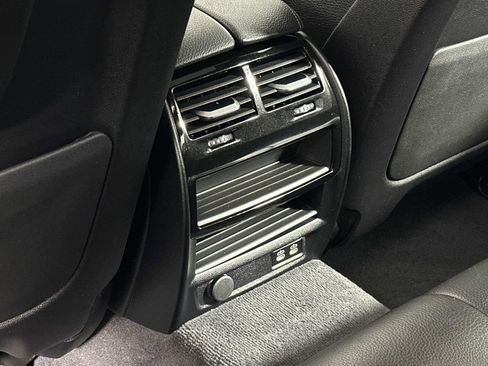 Used 2023 BMW 530e xDrive w/ Premium Package image 30