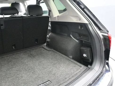 Used 2021 Volkswagen Tiguan SE AWD/4WD image 18