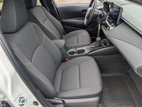 Used 2026 Toyota Corolla LE FWD image 8