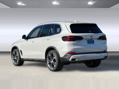 New 2026 BMW X5 xDrive40i image 3