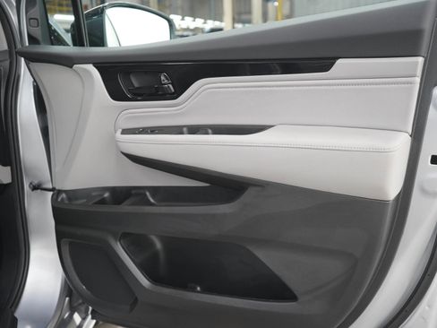 Used 2024 Honda Odyssey Elite image 9