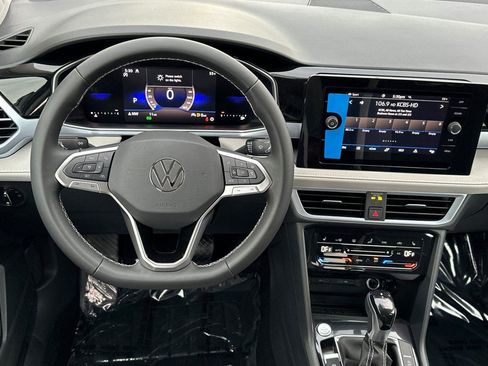 New 2026 Volkswagen Taos SE image 13