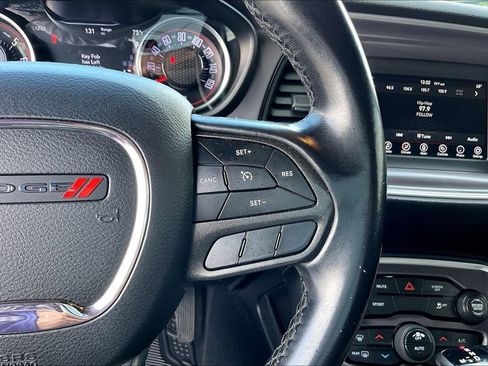 Used 2021 Dodge Challenger SXT RWD image 9