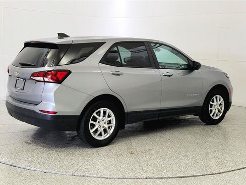 Used 2023 Chevrolet Equinox LS w/ LS Convenience Package FWD image 7