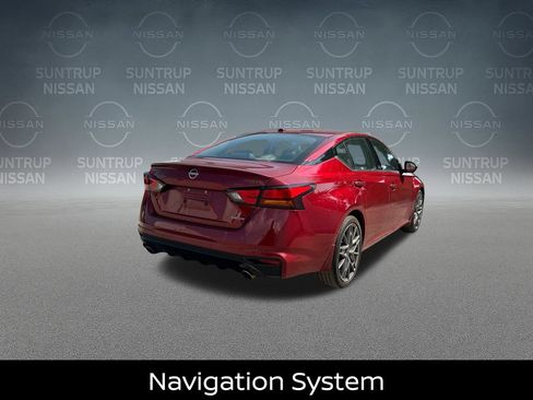 Certified 2024 Nissan Altima 2.0 SR FWD image 6