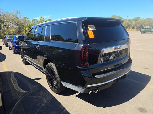 Used 2022 GMC Yukon XL Denali image 4