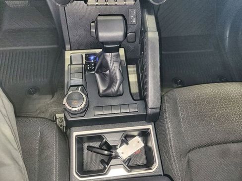 Certified 2025 Toyota 4Runner SR5 AWD/4WD image 20